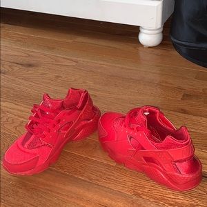 Red Nike huarache